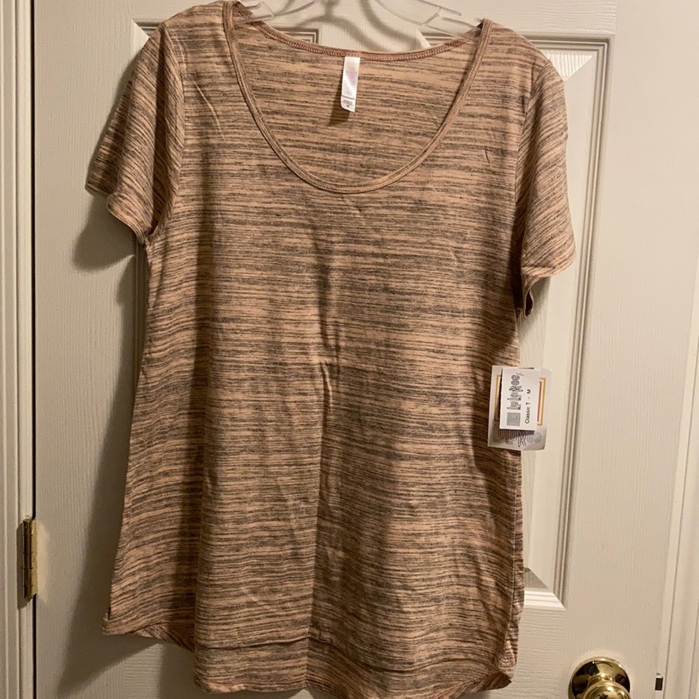LuLaRoe Women’s Classic T NWT (size M)